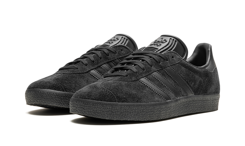 Gazelle "Triple Black" CQ2809