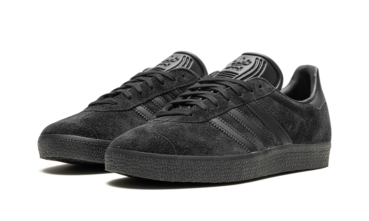 Gazelle "Triple Black" CQ2809