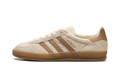 Gazelle Indoor WMNS "Wonder White" JR2726