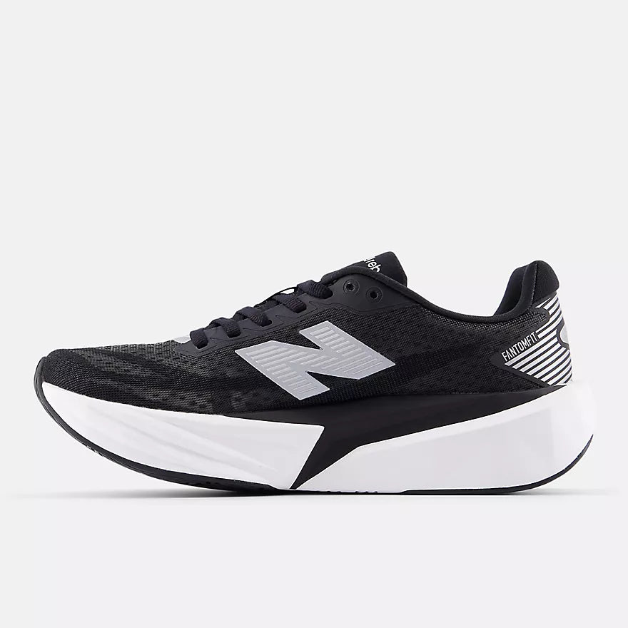 Womens New Balance Rebel V5 - BLACK